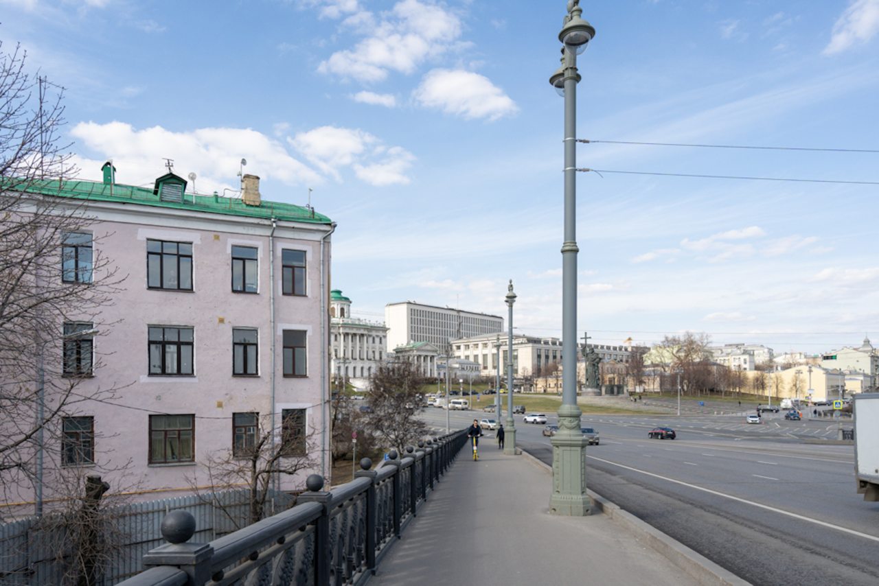 Апартаменты (UraganAPART Кремлевская), Апартаменты UraganAPART на Кремлевской набережной