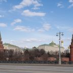 апартаменты расположены напротив Кремля