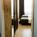 Девятиместный (ЛЮКС, 2-х комнатный 65 кв.м.), Гостиница Витязь