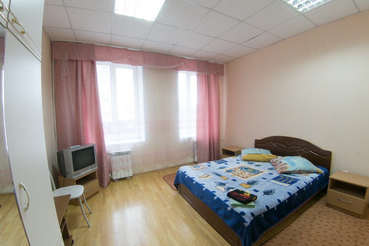 Двухместный (Двуспальная кровать с общей ванной комнатой), Гостиница ЭкономЪ