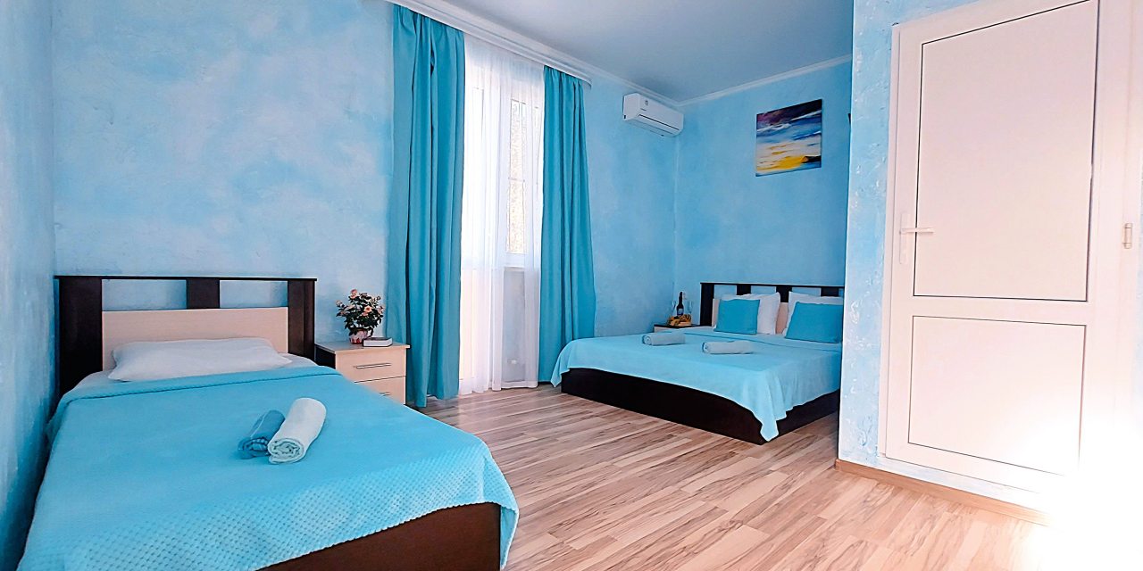 Апартаменты (ДВУХКОМНАТНЫЕ С БАЛКОНОМ), Гостевой дом ДЕЖАВЮ