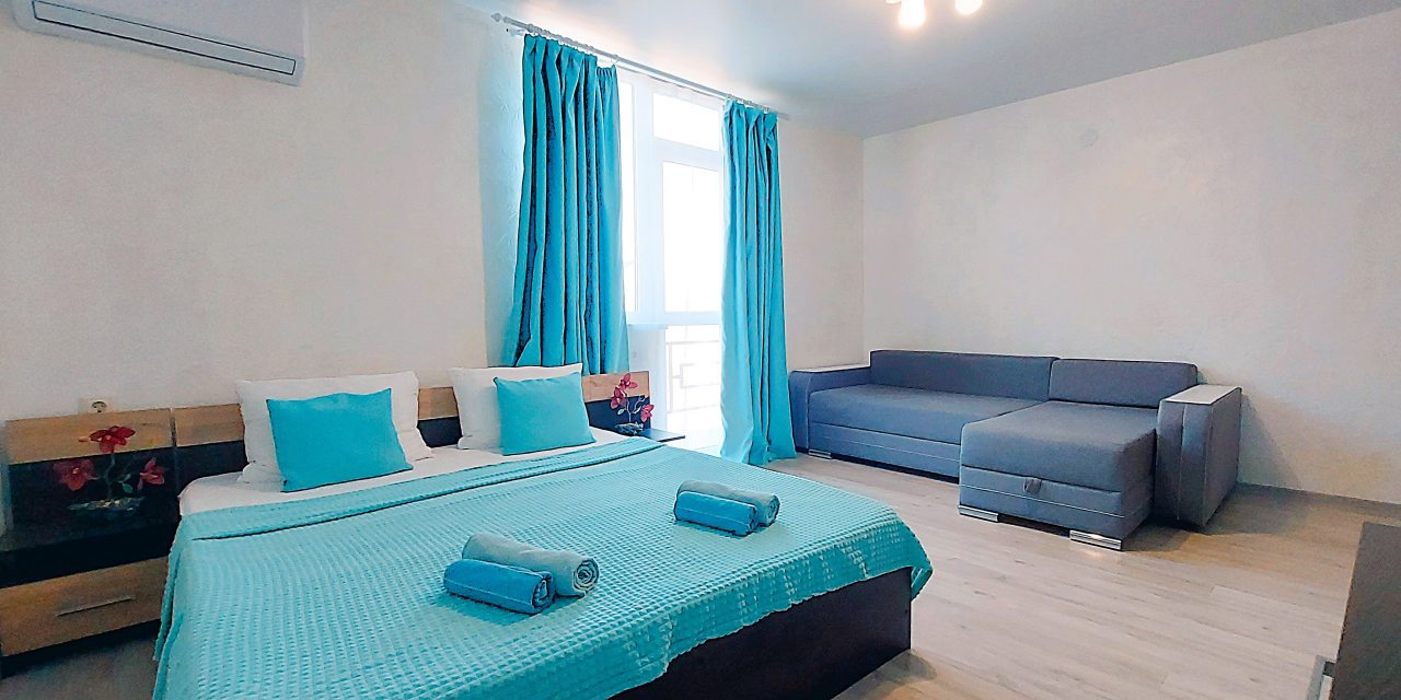 Апартаменты (СЕМЕЙНЫЕ С КУХНЕЙ И БАЛКОНОМ), Гостевой дом ДЕЖАВЮ