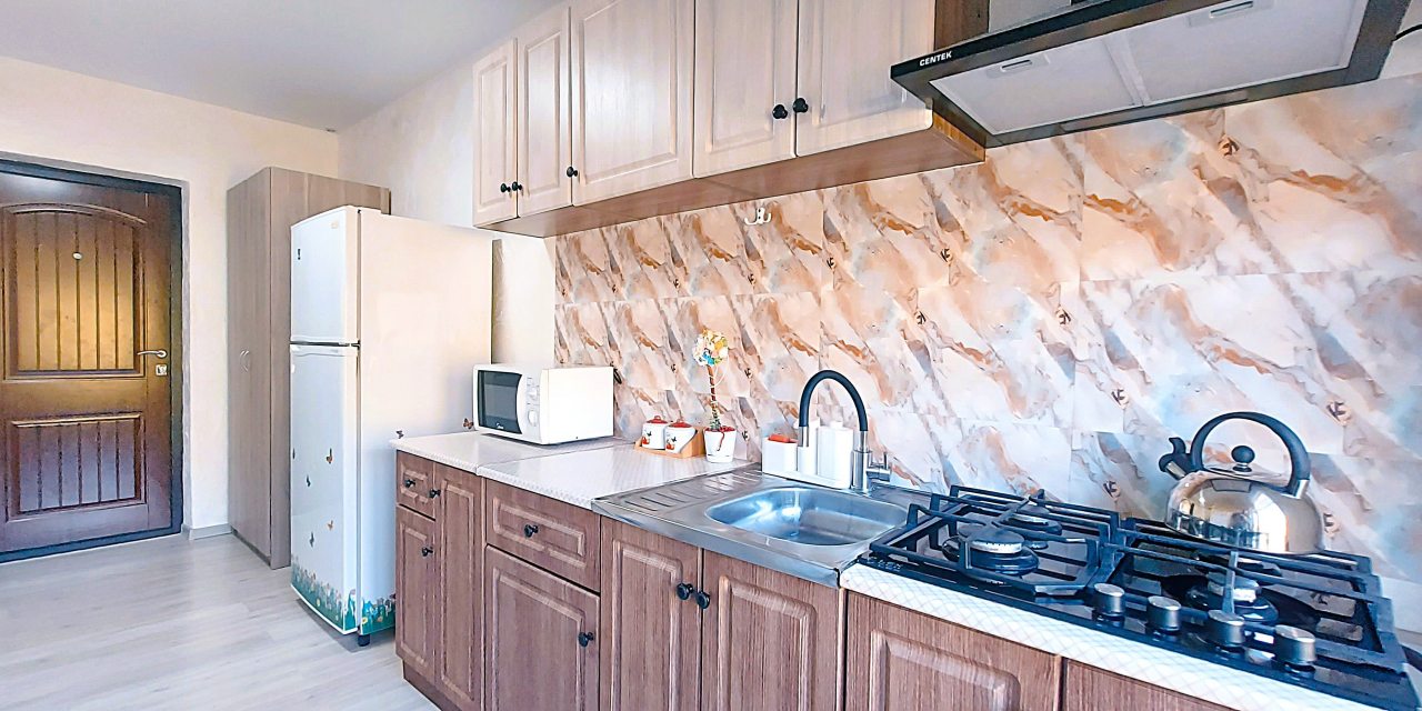 Апартаменты (СЕМЕЙНЫЕ С КУХНЕЙ И БАЛКОНОМ), Гостевой дом ДЕЖАВЮ