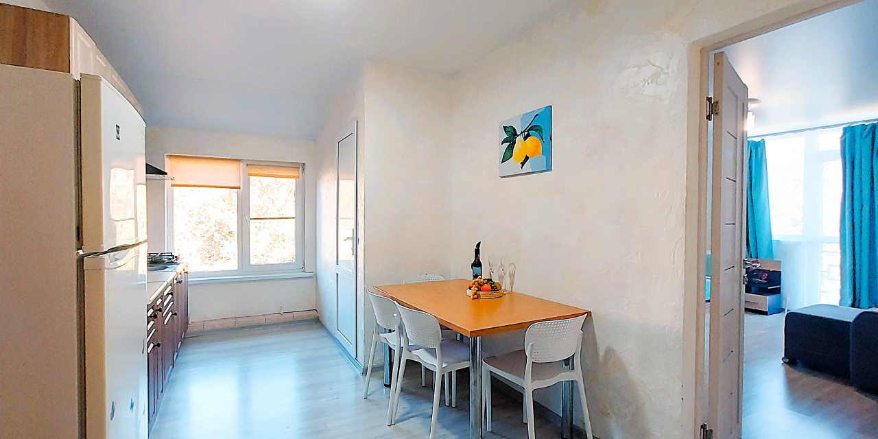 Апартаменты (СЕМЕЙНЫЕ С КУХНЕЙ И БАЛКОНОМ), Гостевой дом ДЕЖАВЮ