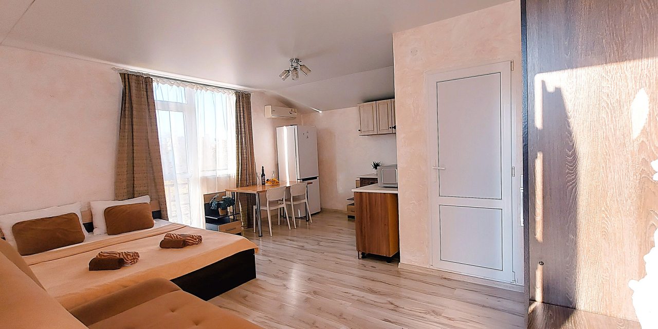 Студио (С КУХНЕЙ И БАЛКОНОМ), Гостевой дом ДЕЖАВЮ