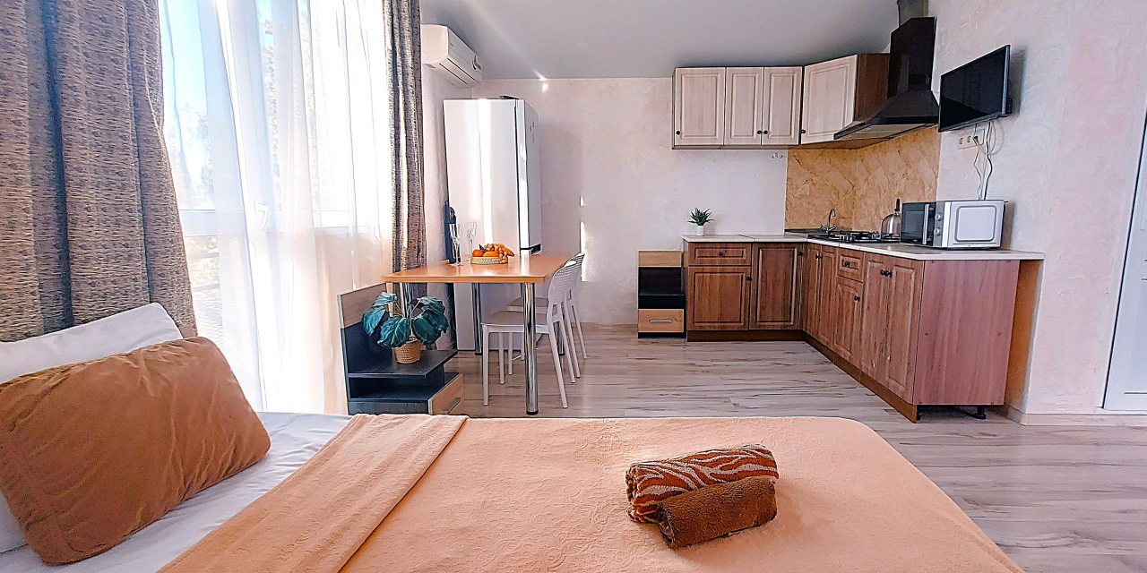 Студио (С КУХНЕЙ И БАЛКОНОМ), Гостевой дом ДЕЖАВЮ