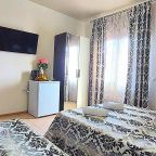 Трёхместный и более (Улучшенный с балконом), Гостевой дом Анастасия