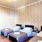 Трёхместный и более (Улучшенный с балконом), Гостевой дом Анастасия