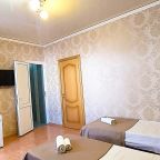 Трёхместный и более (Улучшенный с балконом), Гостевой дом Анастасия