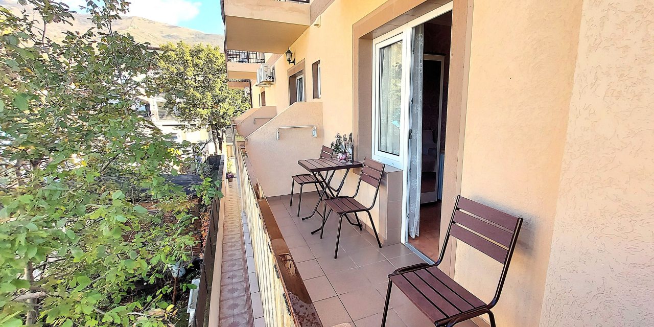 Трёхместный и более (Улучшенный с балконом), Гостевой дом Анастасия