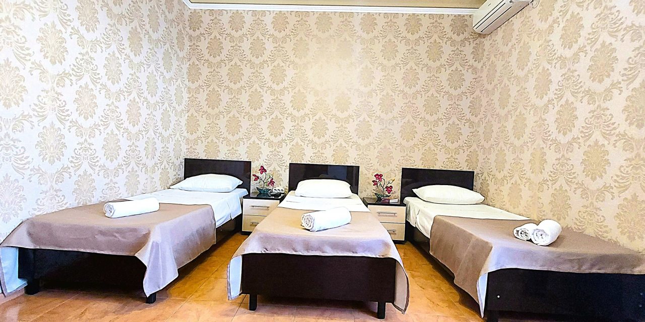 Трёхместный и более (Улучшенный с балконом), Гостевой дом Анастасия