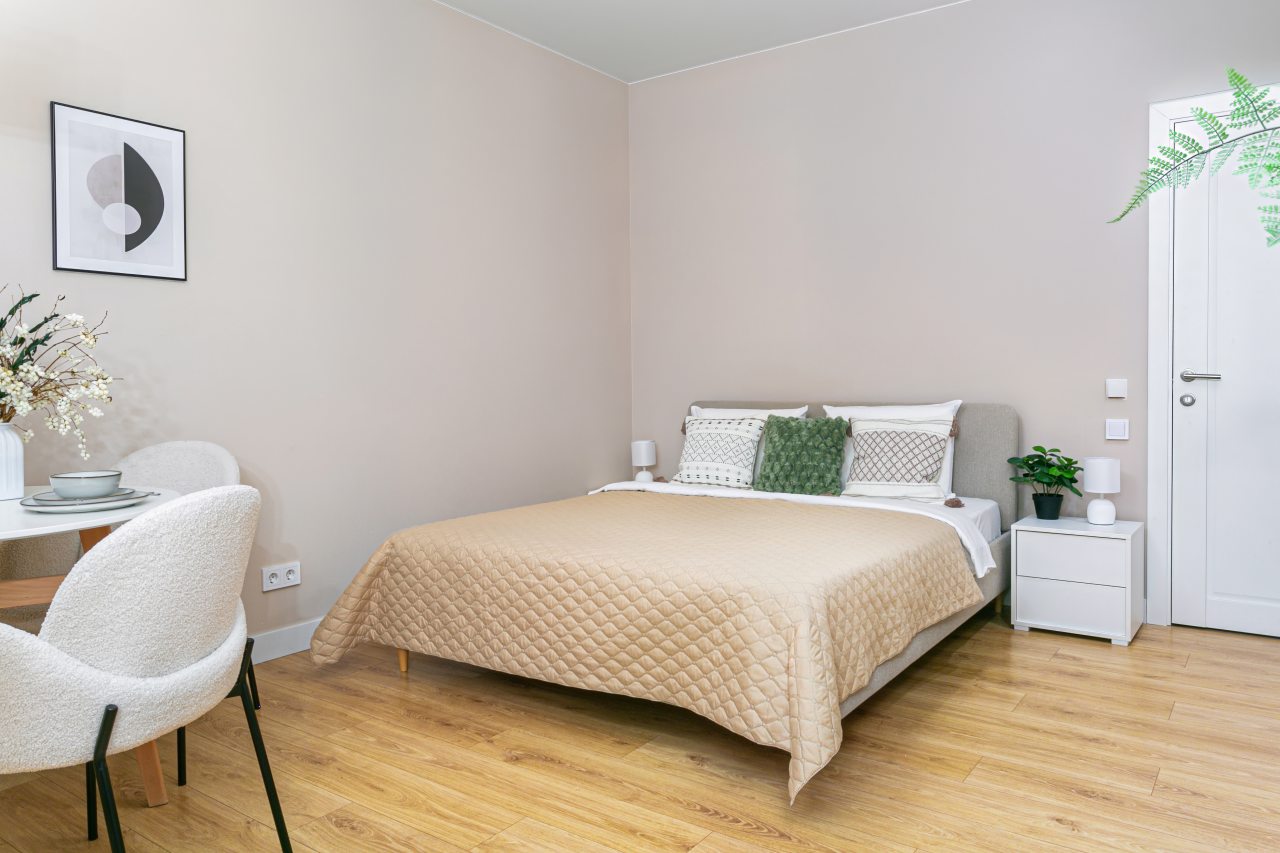 Двуспальная кровать