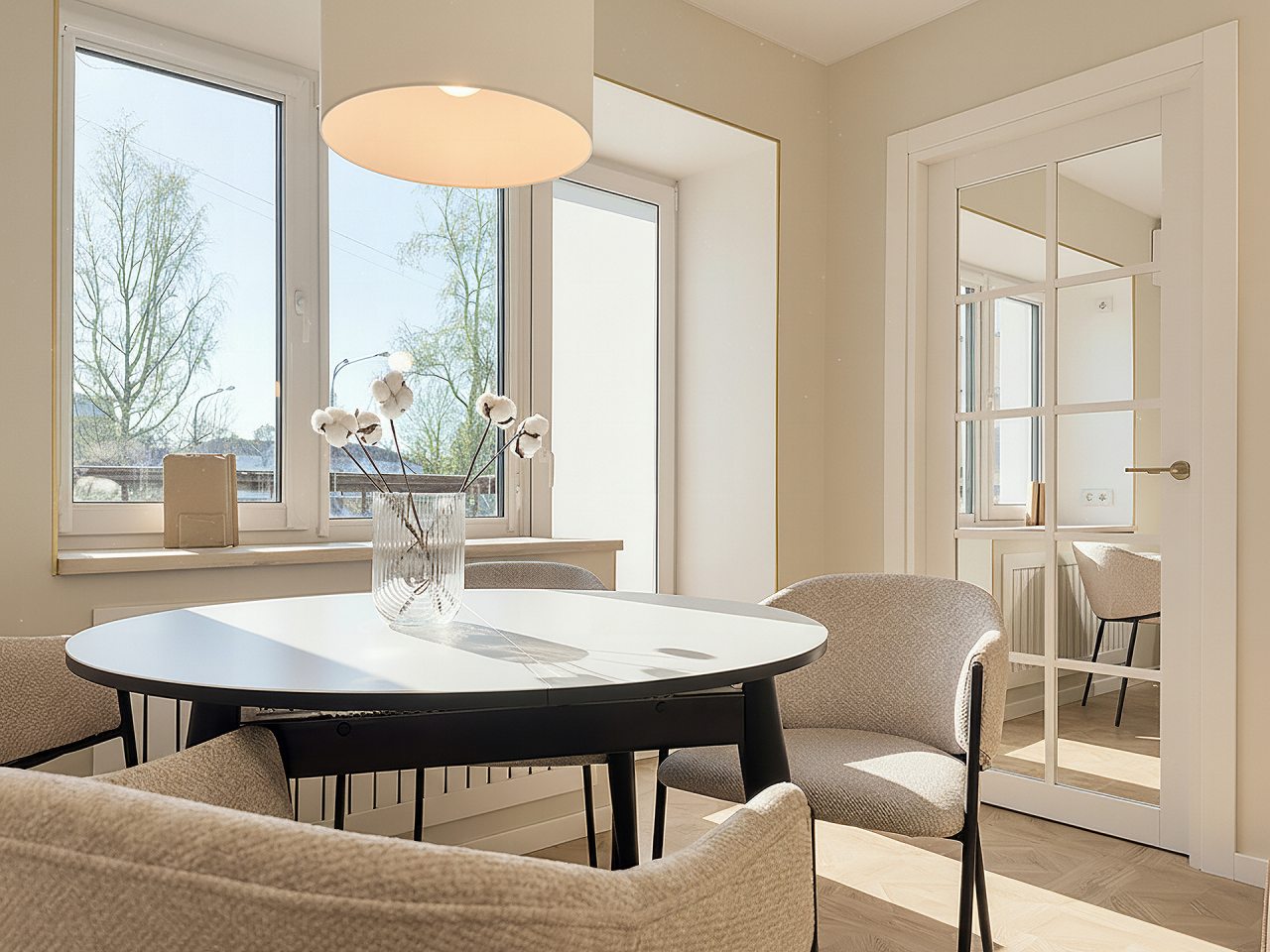 Обеденный стол