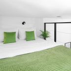 Двуспальная кровать