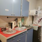 Поздний отъезд, Отель Мятный уголок