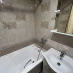 Люкс (Квартира в центре рядом с площадью), Апартаменты Рядом с центральной площадью и музеем Калашникова