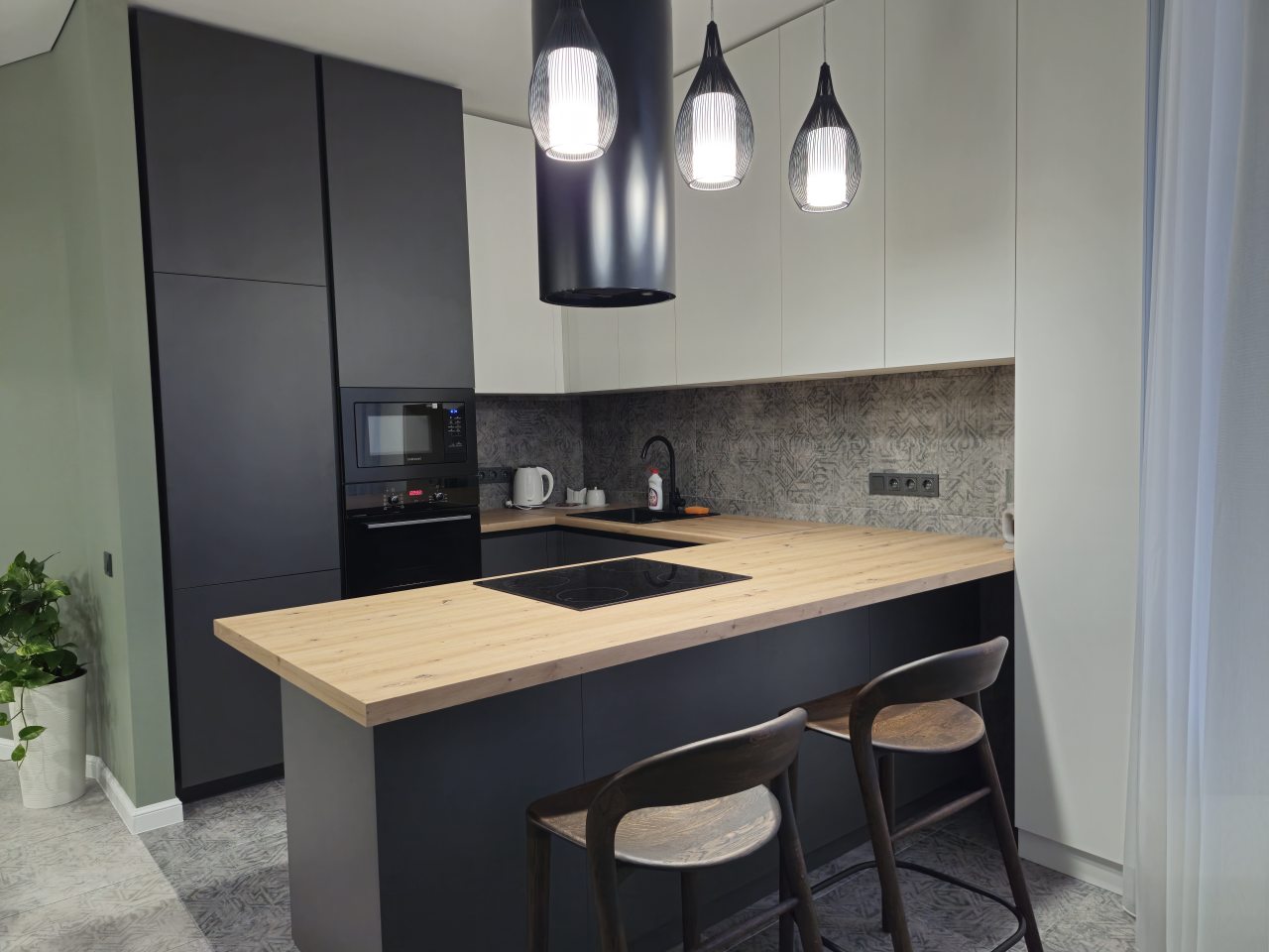 Жильё полностью ваше, Апартаменты Люкс с видом на Площадь Победы