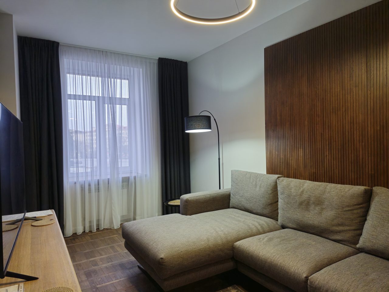 Хорошая планировка, Апартаменты Люкс с видом на Площадь Победы