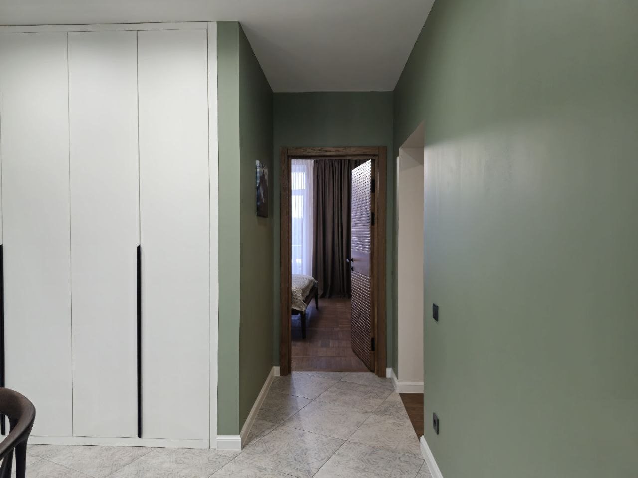 Автостоянка / Парковка, Апартаменты Люкс с видом на Площадь Победы