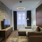 Детские телеканалы, Апартаменты Люкс с видом на Площадь Победы