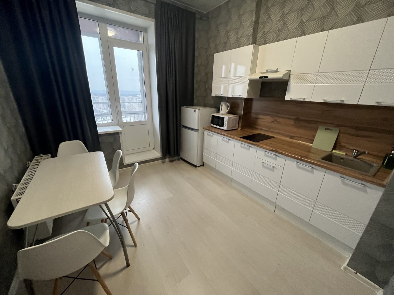 Люкс (С видом на город), Апартаменты 10 лет октября 87