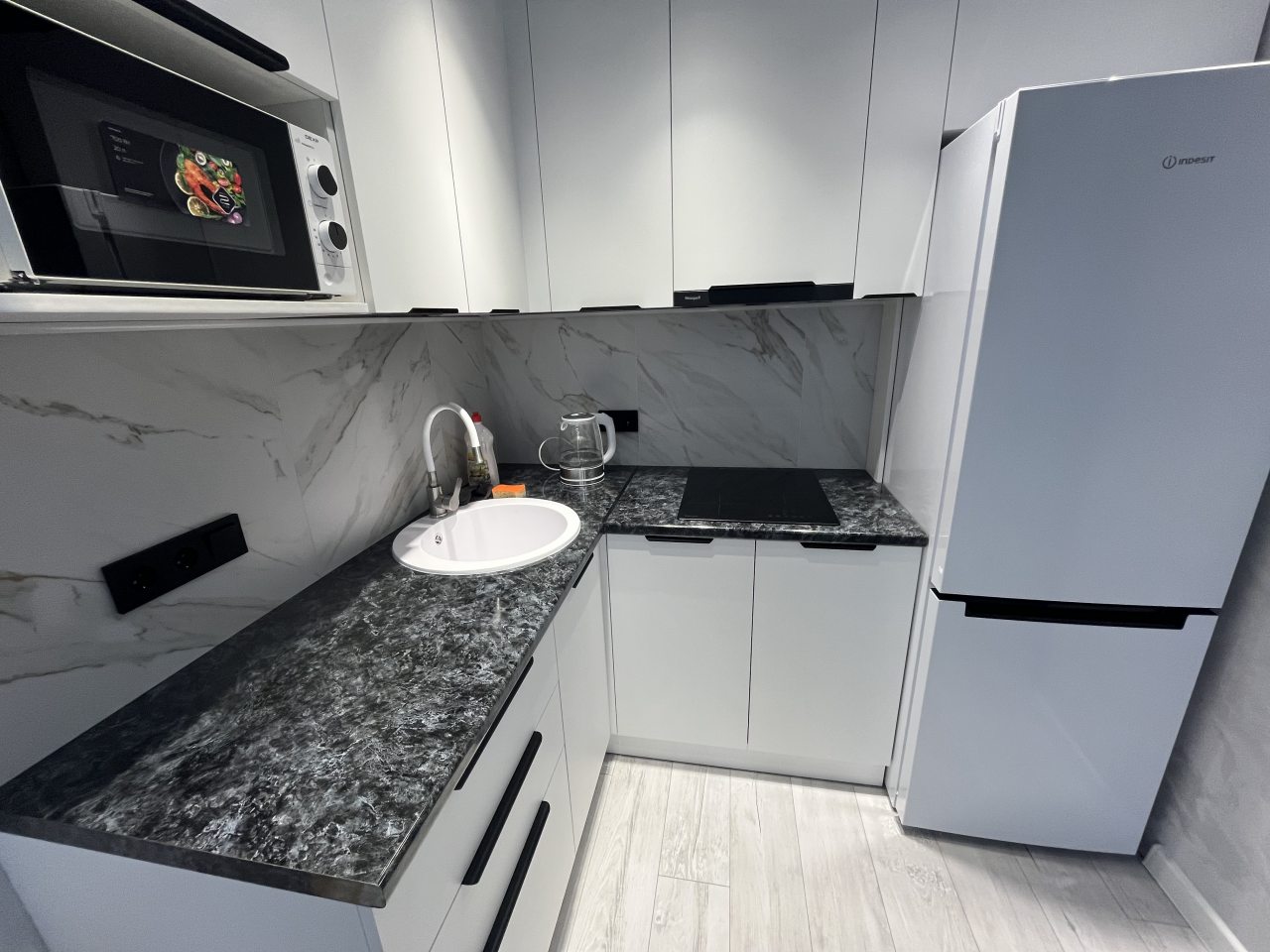 Люкс (Новая квартира с ремонтом красивым), Апартаменты На Оружейников 3/1