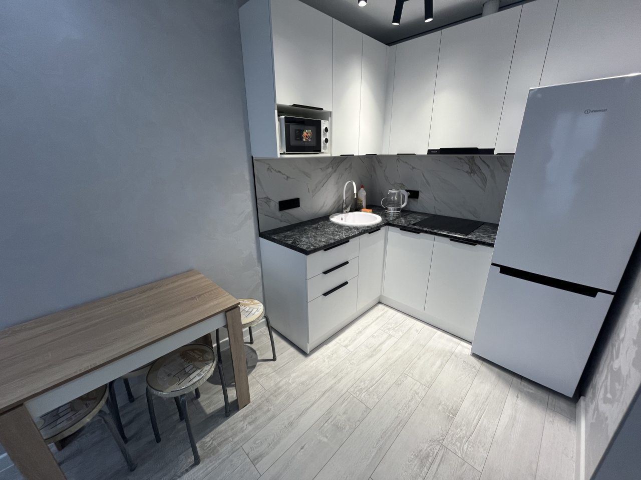 Люкс (Новая квартира с ремонтом красивым), Апартаменты На Оружейников 3/1