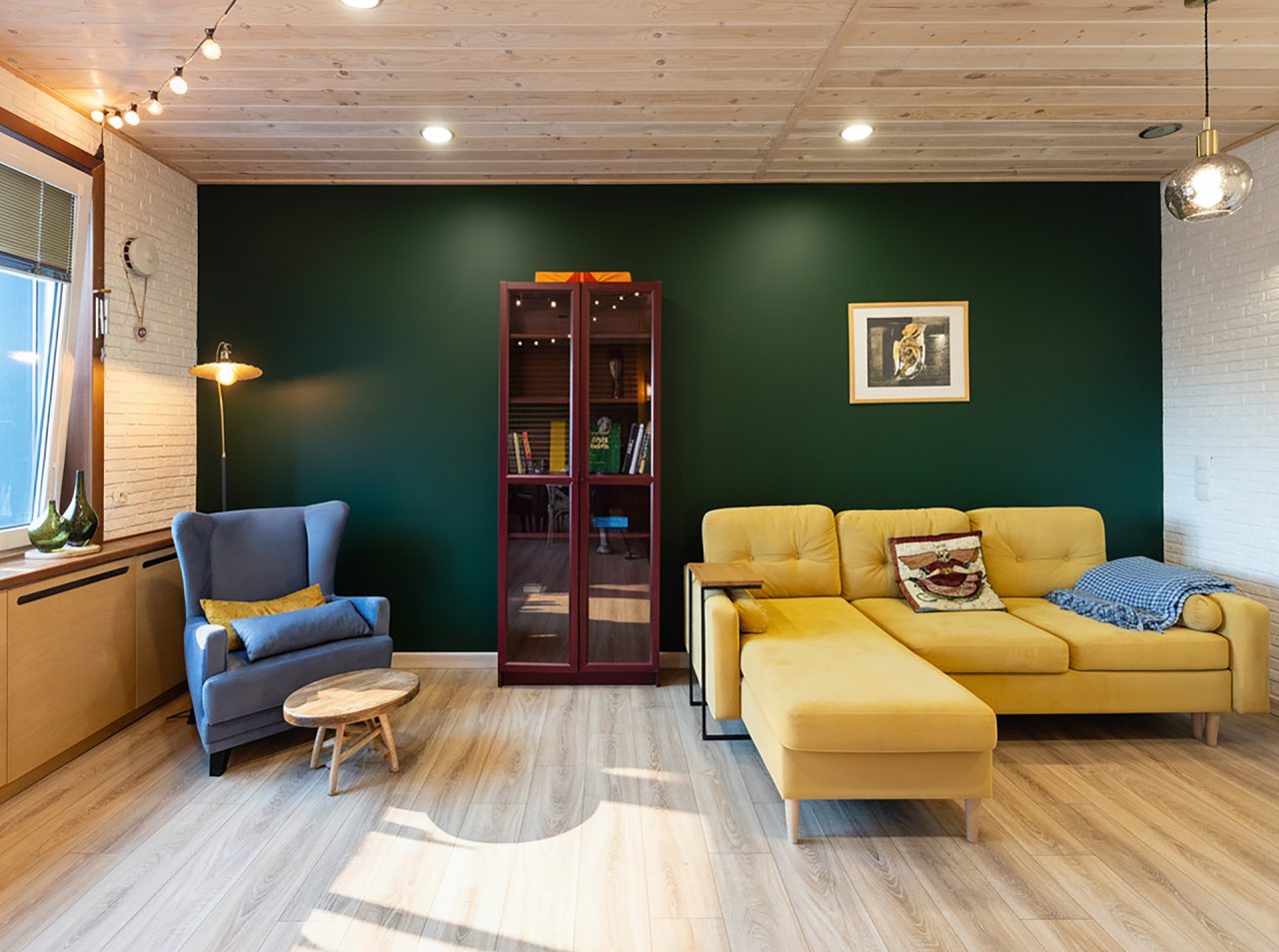 Диван двуспальный