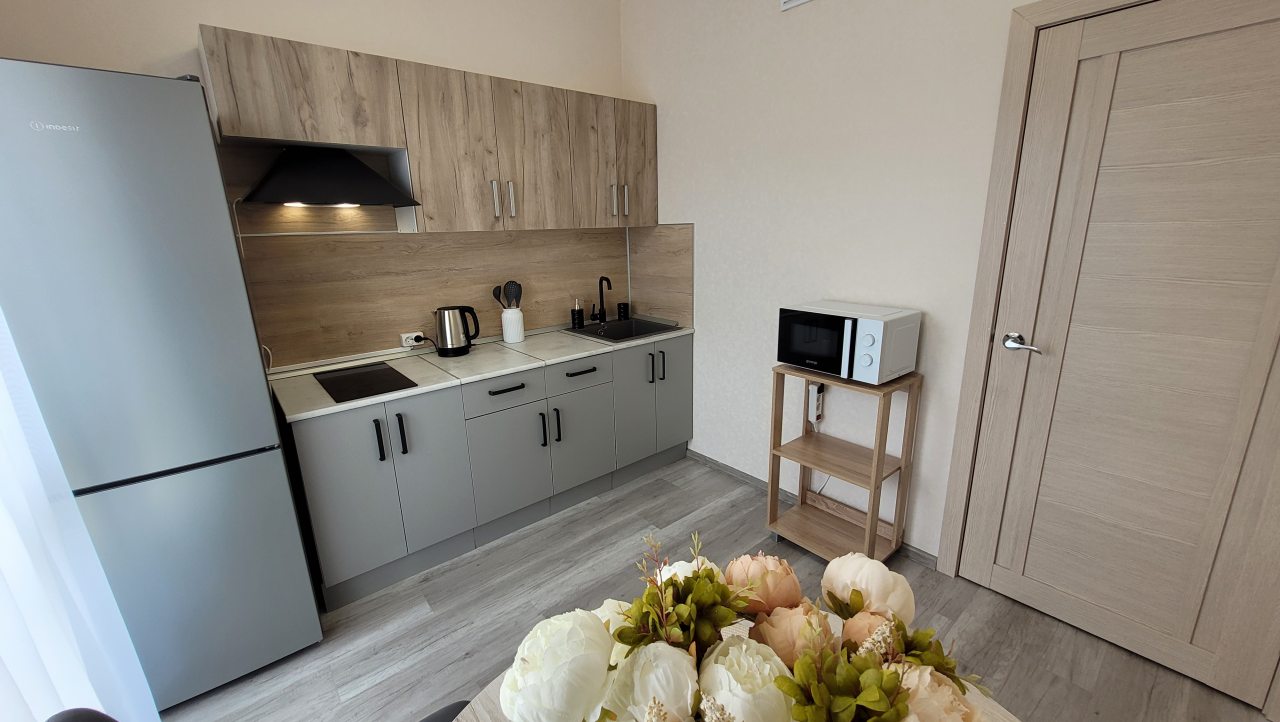 Просторная кухня для кулинарных решений