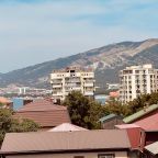 Трёхместный и более (Комфорт с балконом), Гостиница Олина