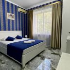 Трёхместный и более (Комфорт с балконом), Гостиница Олина