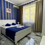 Трёхместный и более (Комфорт с балконом), Гостиница Олина