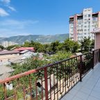 Трёхместный и более (Комфорт с балконом), Гостиница Олина