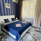 Трёхместный и более (Комфорт с балконом), Гостиница Олина