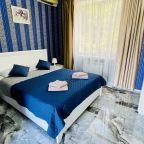 Трёхместный и более (Комфорт с балконом), Гостиница Олина