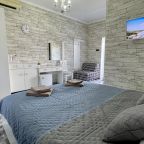 Трёхместный и более (Комфорт с балконом), Гостиница Олина