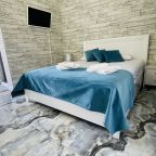 Трёхместный и более (Комфорт с балконом), Гостиница Олина