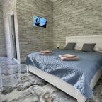 Трёхместный и более (Комфорт с балконом), Гостиница Олина