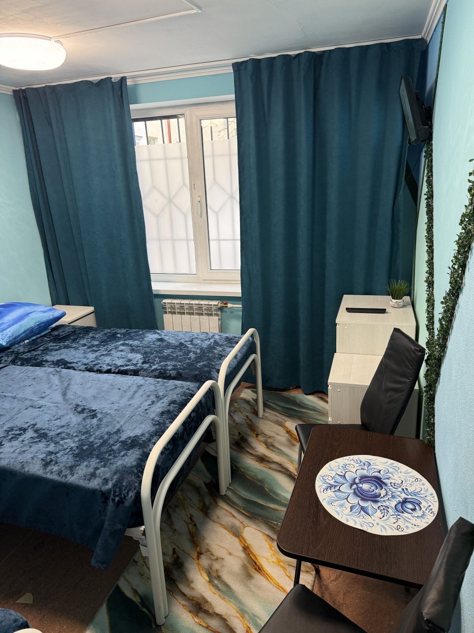 стол и стулья