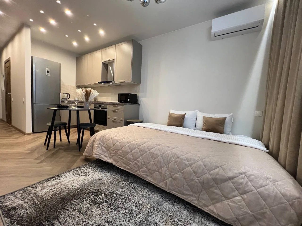 Апартаменты (Сибирь House рядом с ТЦ Лапландия в новом ЖК Панорама), Апартаменты House рядом с ТЦ Лапландия