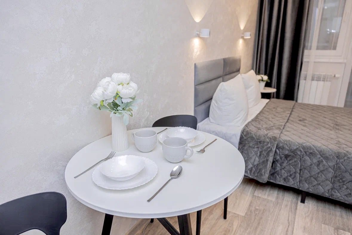 Стол обеденный