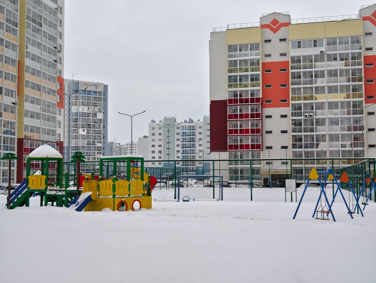 Апартаменты (Сибирь House рядом с теннисным кортом), Апартаменты Сибирь House рядом с теннисным кортом