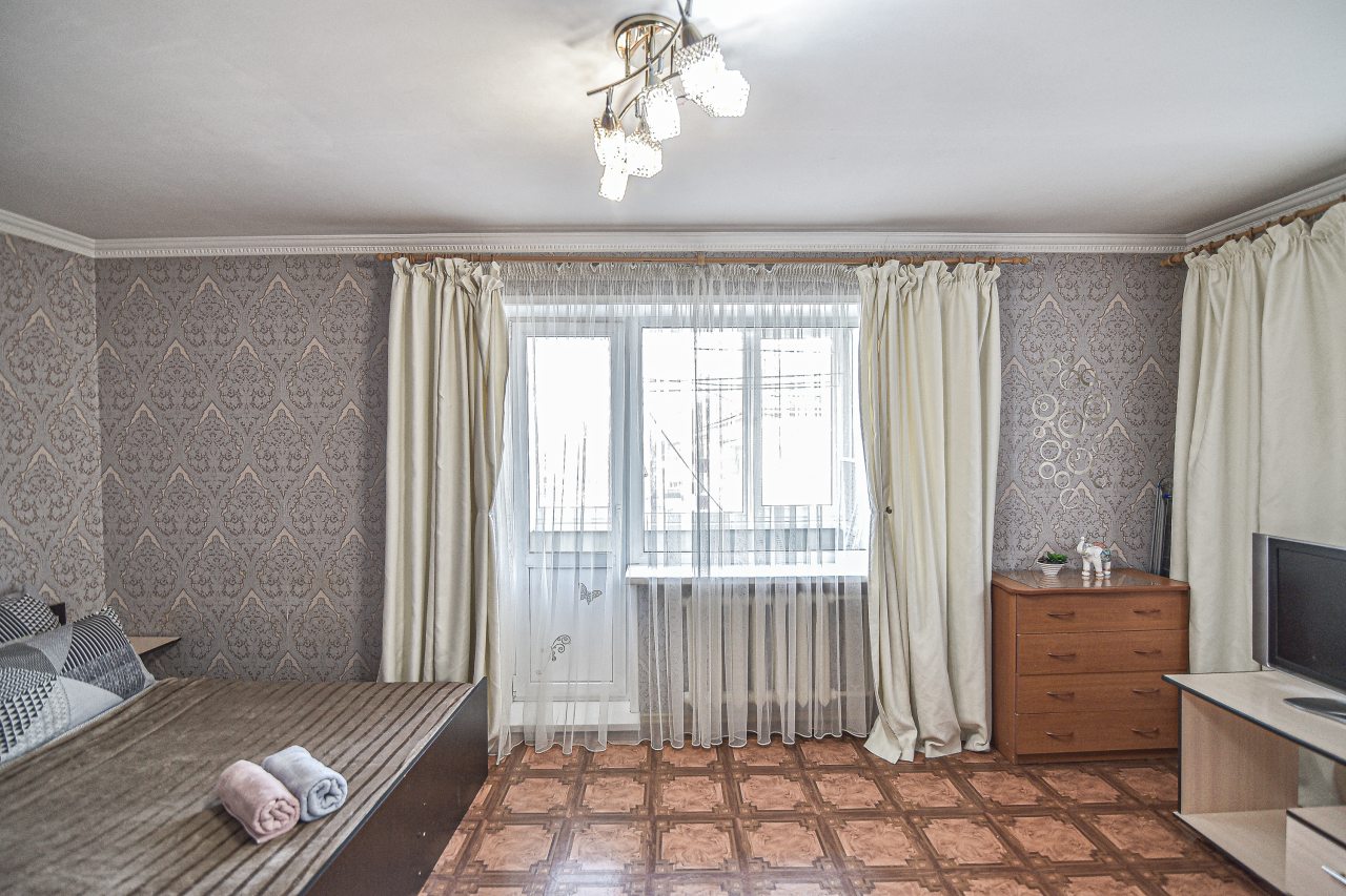 Трёхместный и более, Апартаменты Мира 367