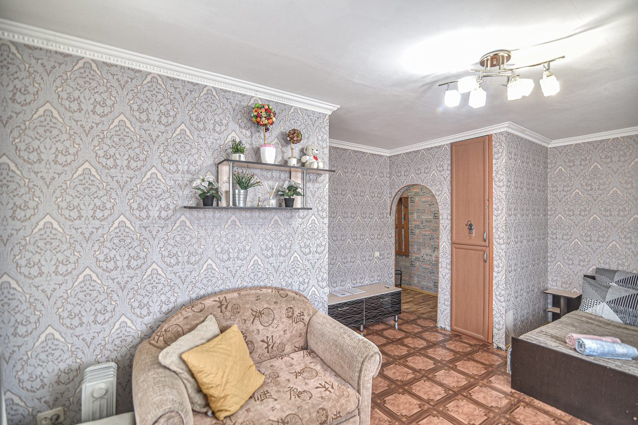 Трёхместный и более, Апартаменты Мира 367