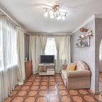 Трёхместный и более, Апартаменты Мира 367