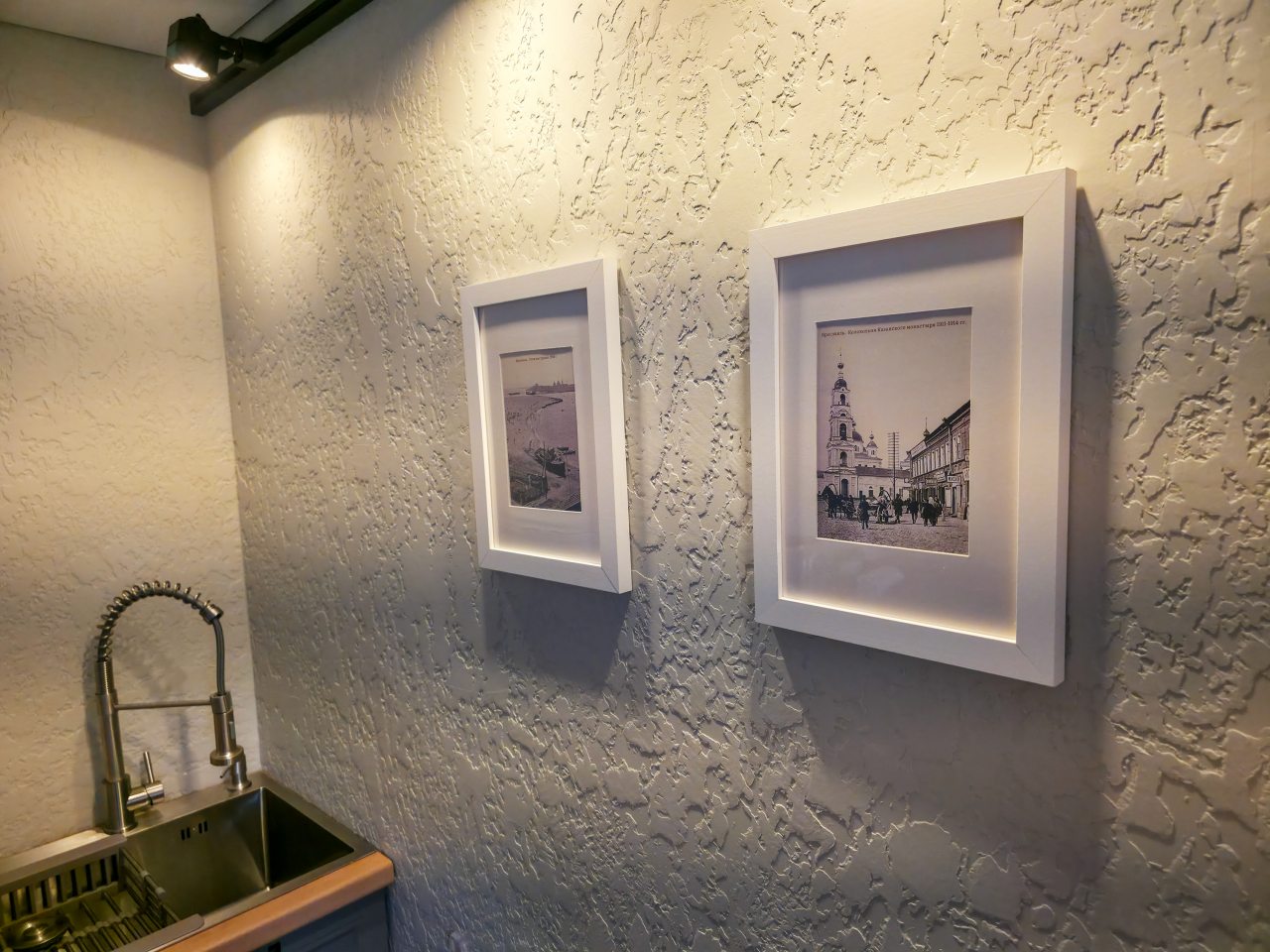 Сьюит (Двухкомнатный делюкс Apt# 301), Бутик-Отель Дом с гаргульями