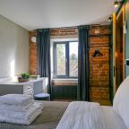 Сьюит (Двухкомнатный делюкс Apt# 302), Бутик-Отель Дом с гаргульями