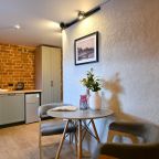 Сьюит (Двухкомнатный делюкс Apt# 302), Бутик-Отель Дом с гаргульями