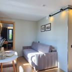 Сьюит (Двухкомнатный делюкс Apt#303), Бутик-Отель Дом с гаргульями