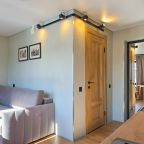 Сьюит (Двухкомнатный делюкс Apt#303), Бутик-Отель Дом с гаргульями